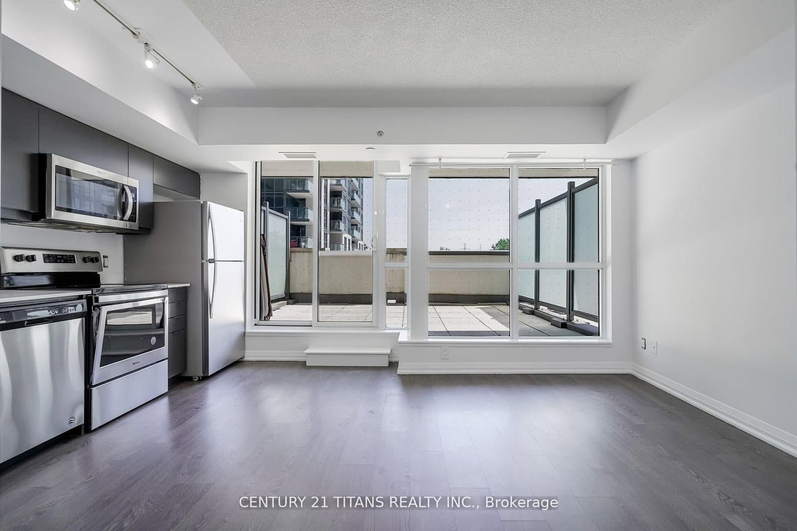 30 Meadowglen Place, Unit 203 thumbnail 7