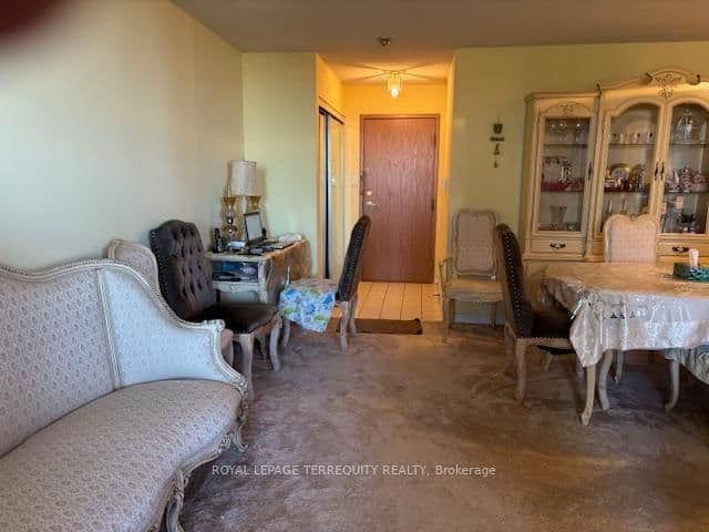 88 Corporate Drive, Unit 316 thumbnail 3