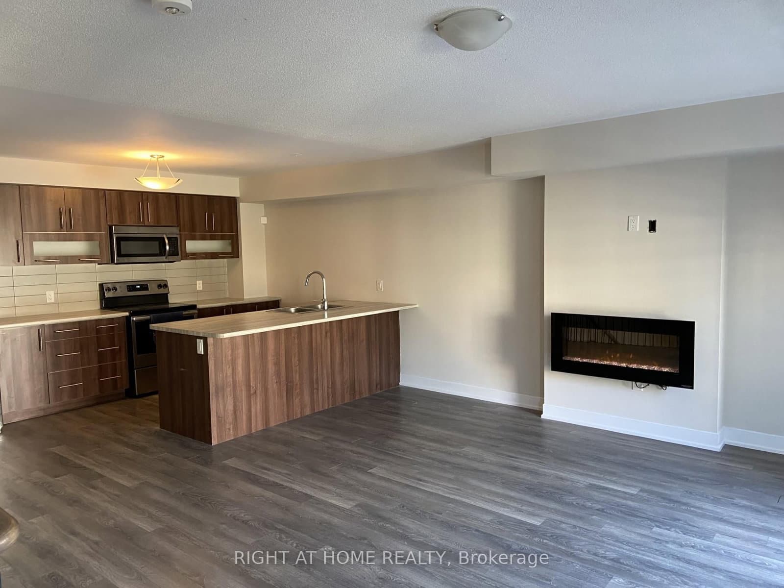 56 Pallock Hill Way, Unit 31 thumbnail 2