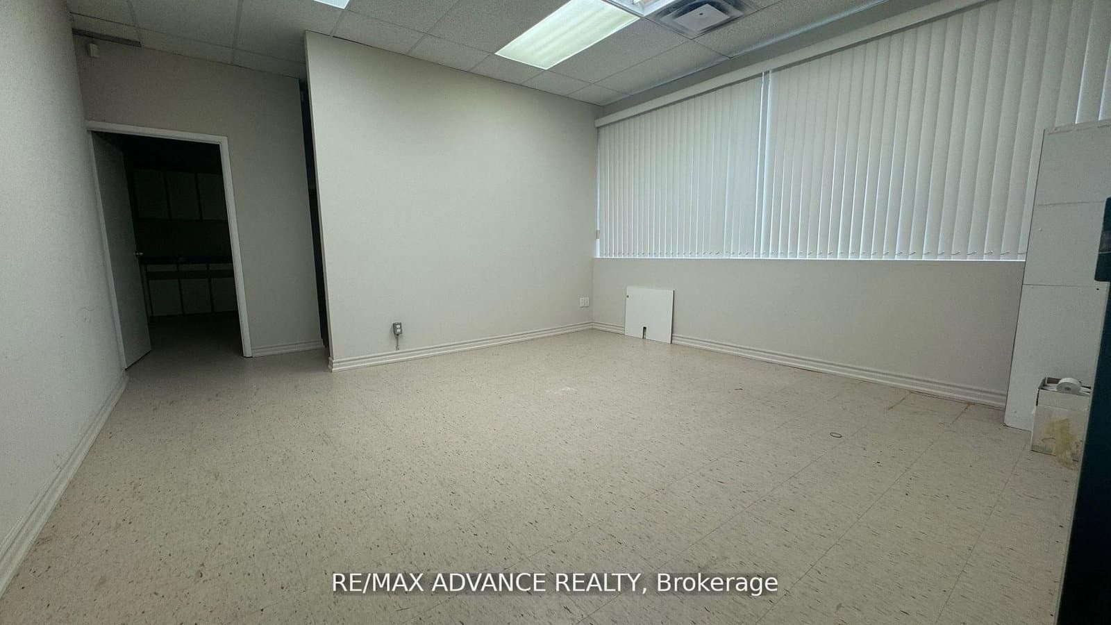 4245 Sheppard Avenue E, Unit Unit 6 thumbnail 2
