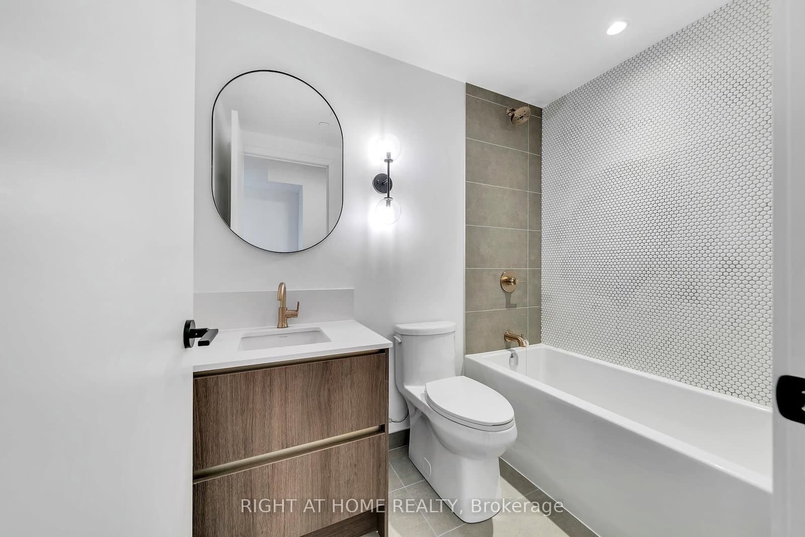 1285 E Queen Street E, Unit 403 thumbnail 11