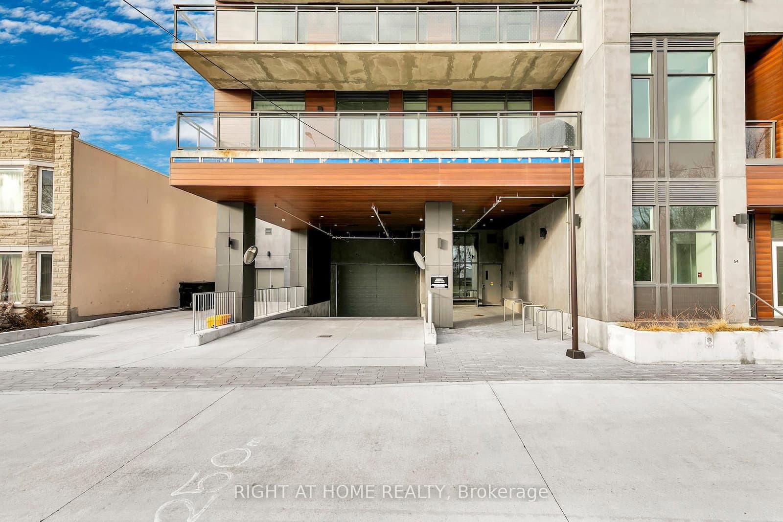 1285 E Queen Street E, Unit 403 thumbnail 28