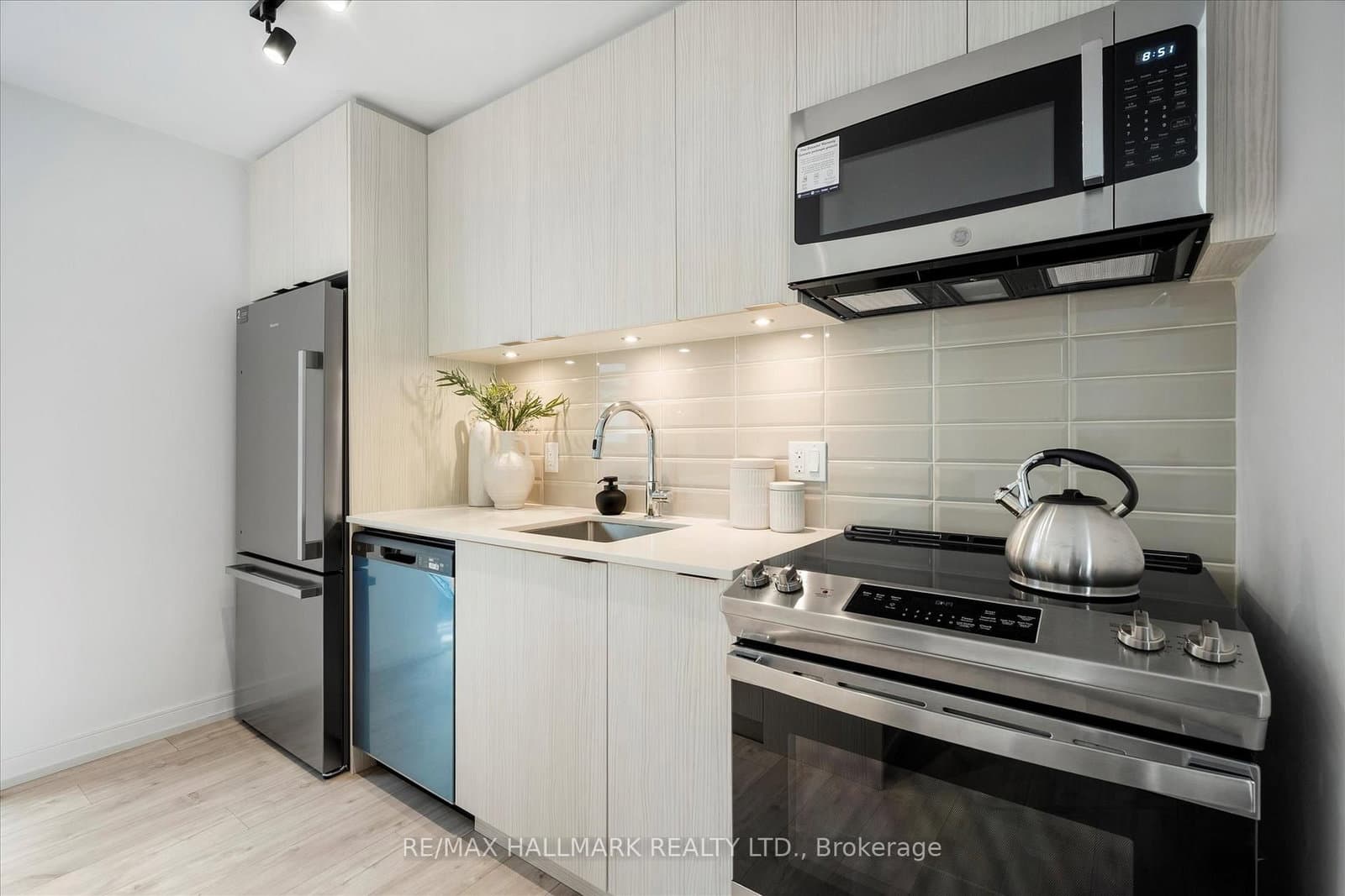 170 Clonmore Avenue, Unit 3 thumbnail 13