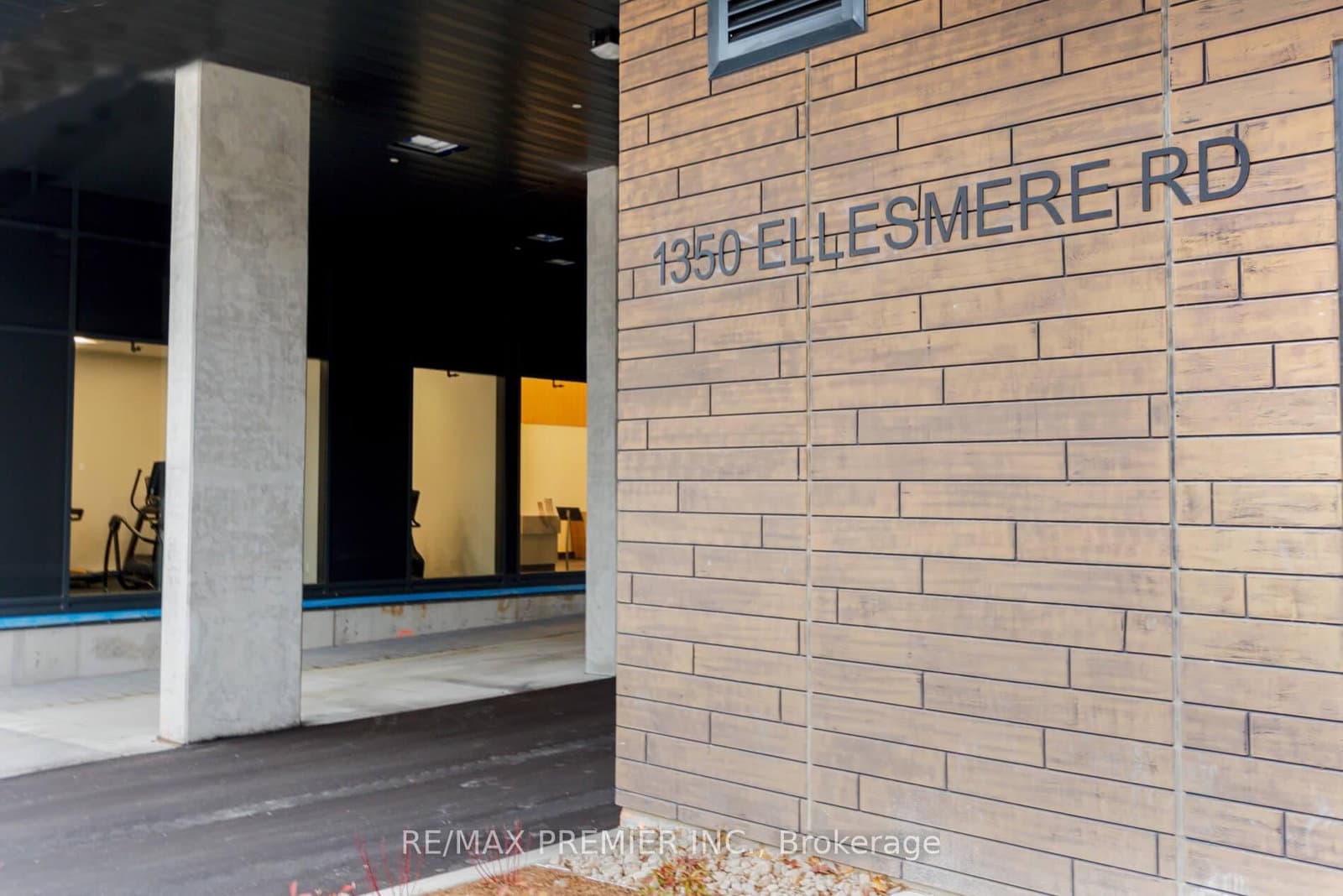 1350 Ellesmere Road, Unit 320 thumbnail 3
