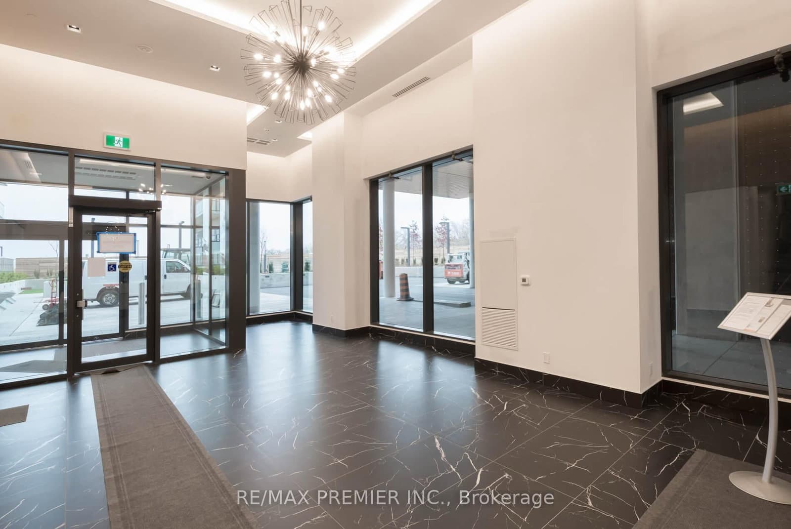 1350 Ellesmere Road, Unit 320 thumbnail 4