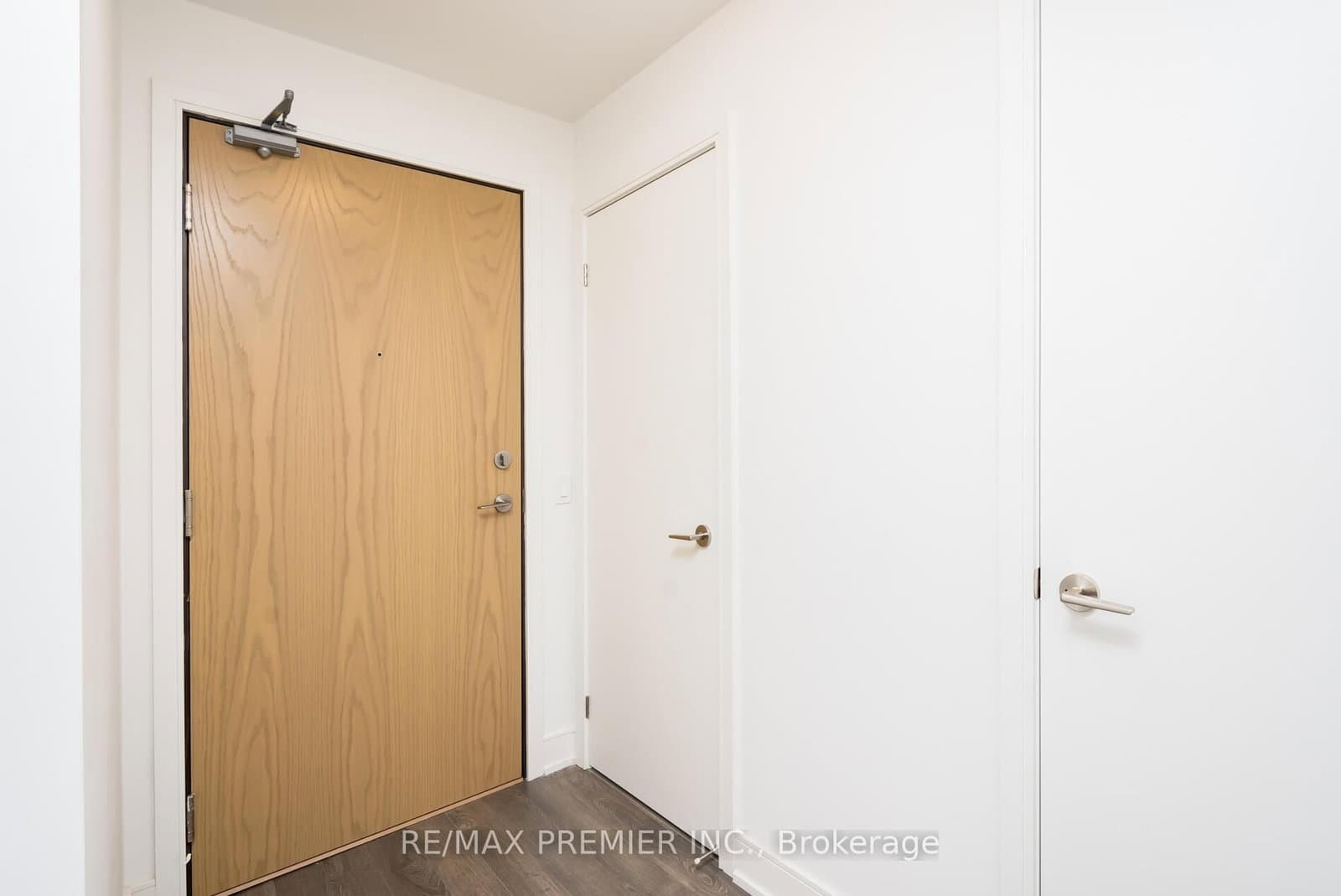 1350 Ellesmere Road, Unit 320 thumbnail 9