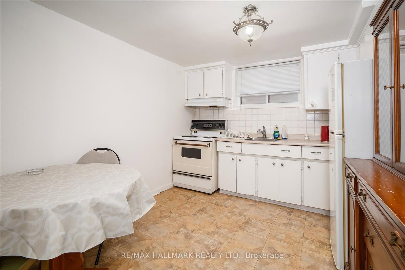 224 Pickering Street, Unit Lower Bach thumbnail 5