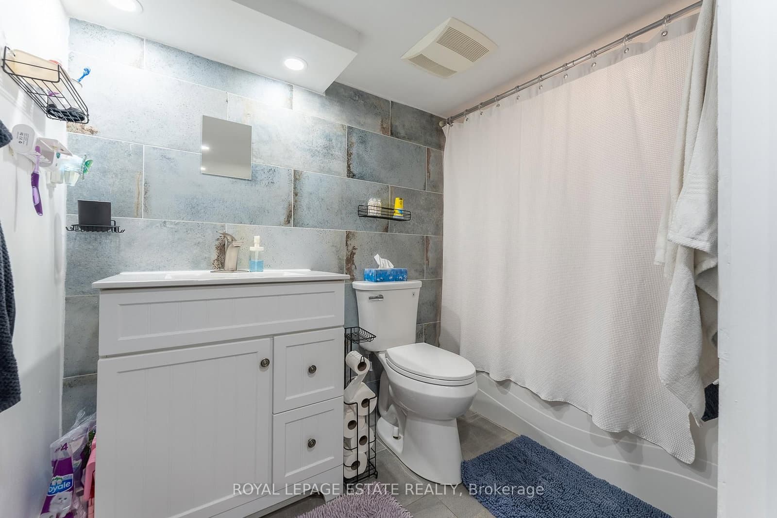 1007 Kingston Road thumbnail 40