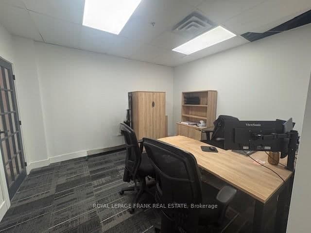 701 Rossland Road E, Unit 201 thumbnail 10