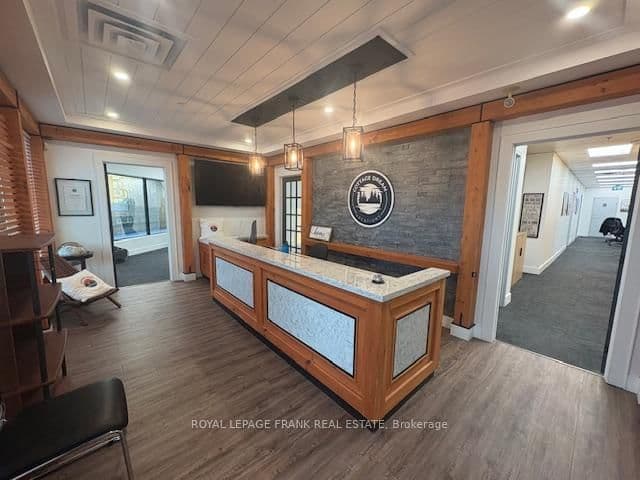 701 Rossland Road E, Unit 201 thumbnail 3