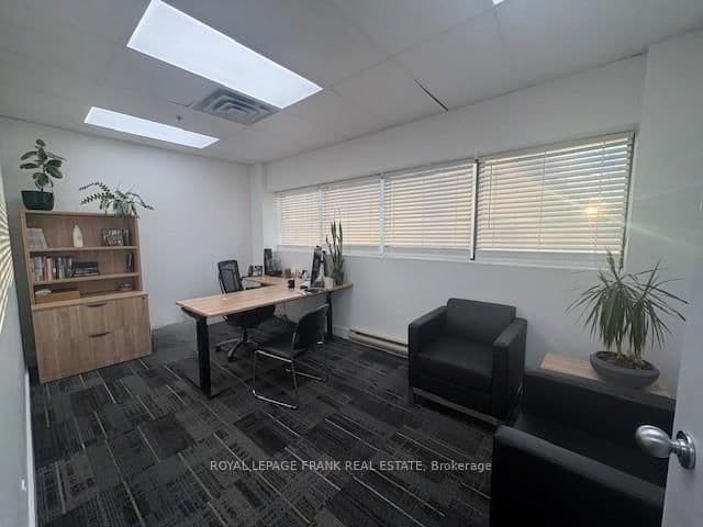 701 Rossland Road E, Unit 201 thumbnail 9