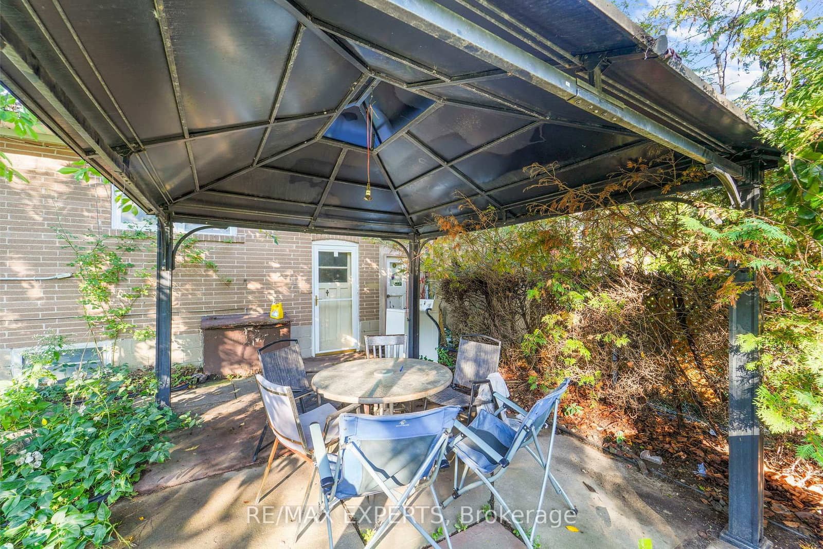 19 Duncombe Boulevard thumbnail 11