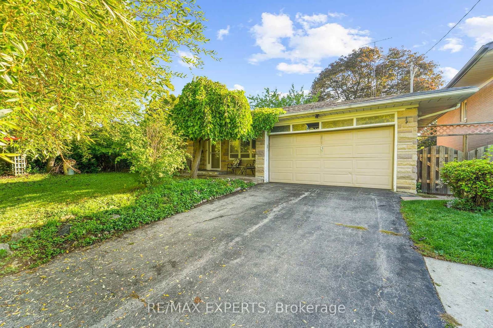 19 Duncombe Boulevard thumbnail 4
