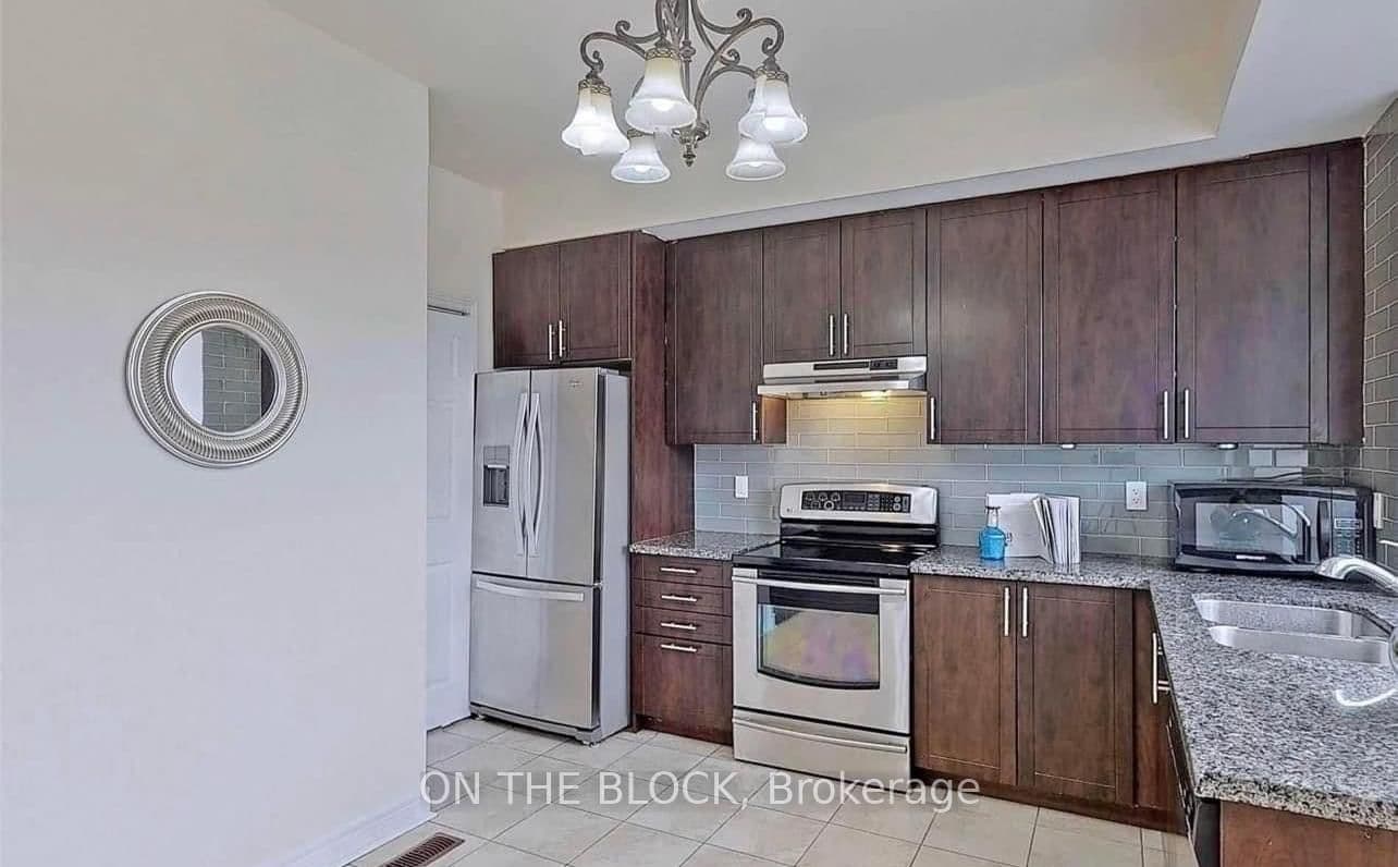 3761A St Clair Avenue E thumbnail 2