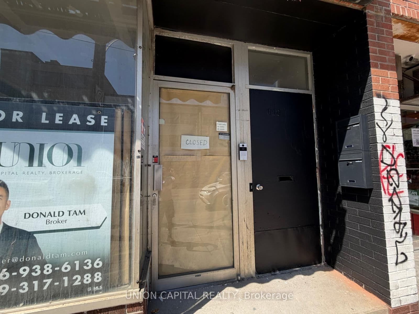 612 Gerrard Street E thumbnail 2