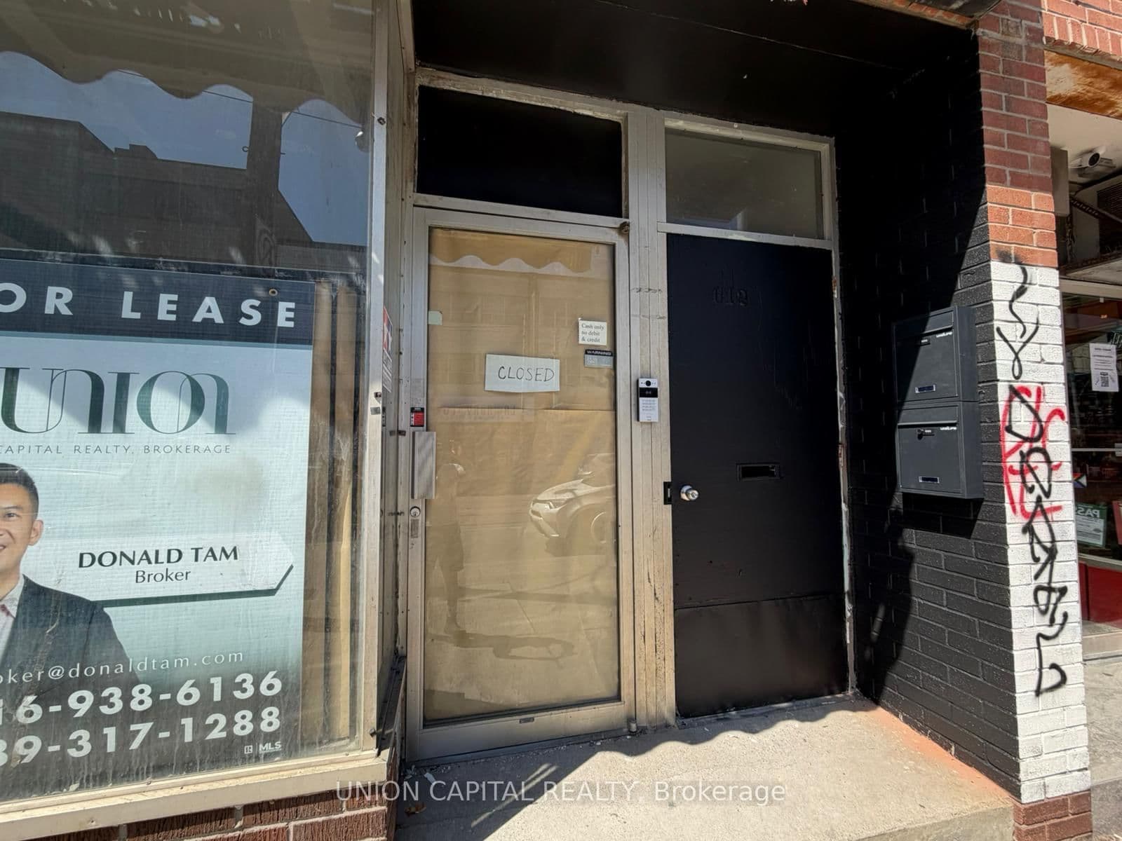 612 Gerrard Street E thumbnail 3