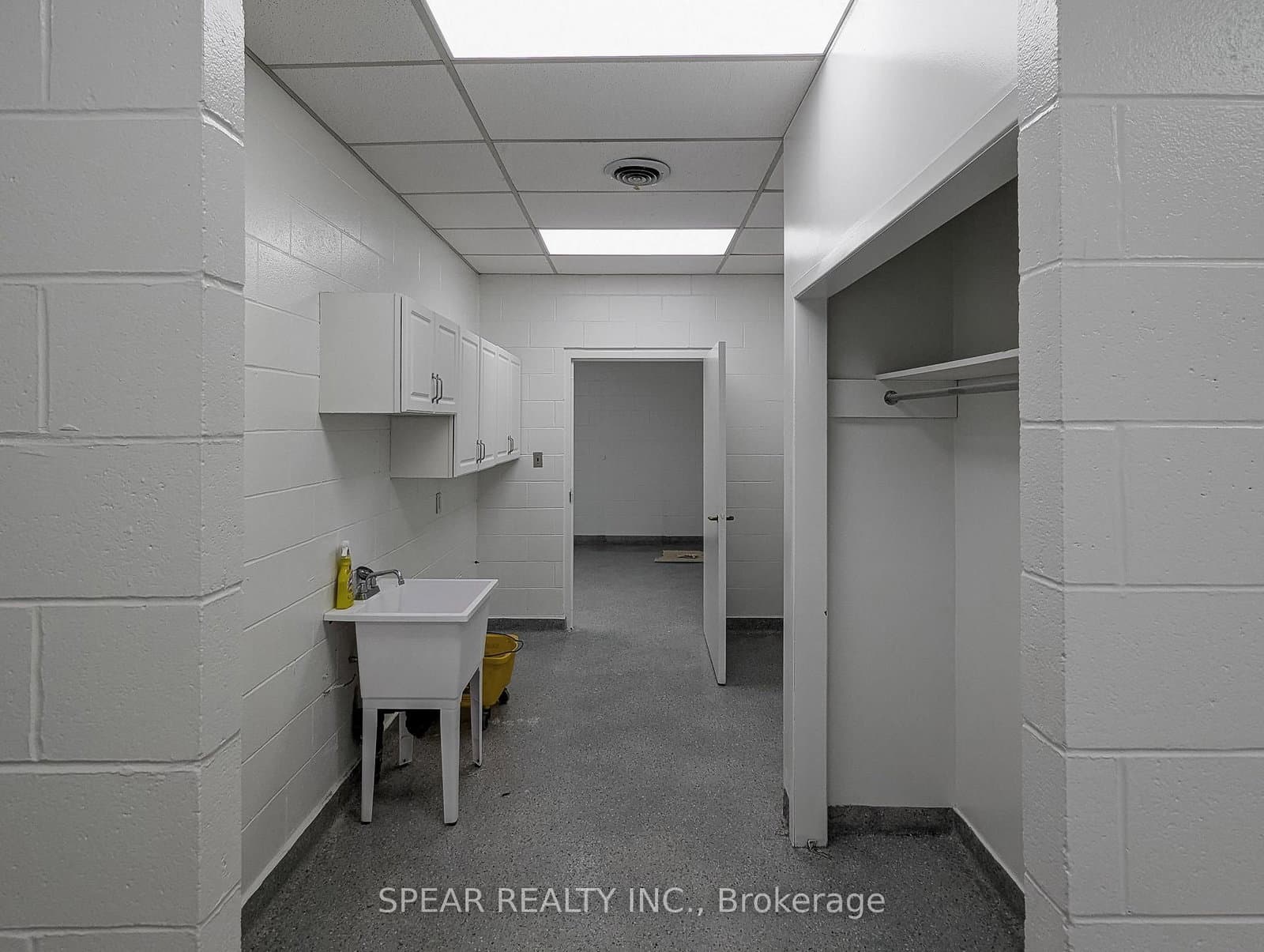 421 Dundas Street E thumbnail 8