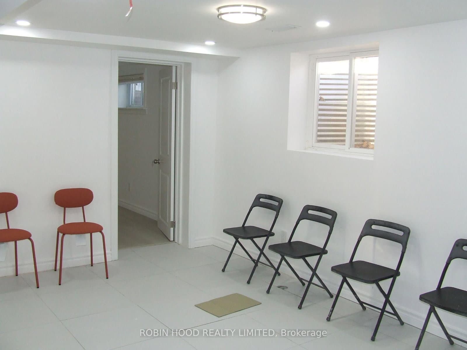 377 East Avenue E, Unit Basement thumbnail 3