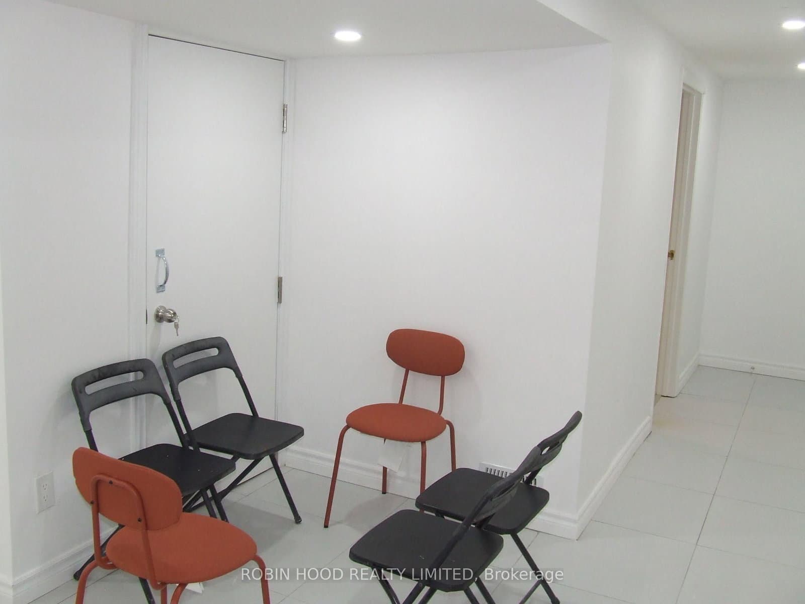 377 East Avenue E, Unit Basement thumbnail 4