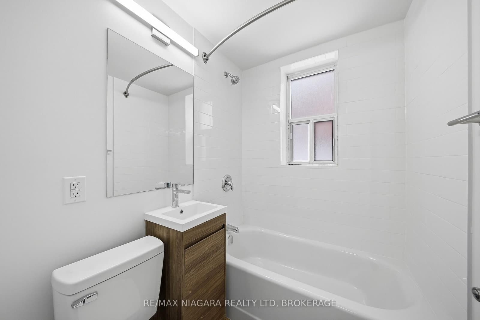 993 O'connor Drive, Unit Unit B thumbnail 10