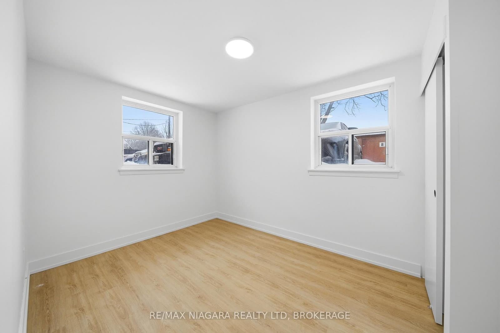 993 O'connor Drive, Unit Unit B thumbnail 8