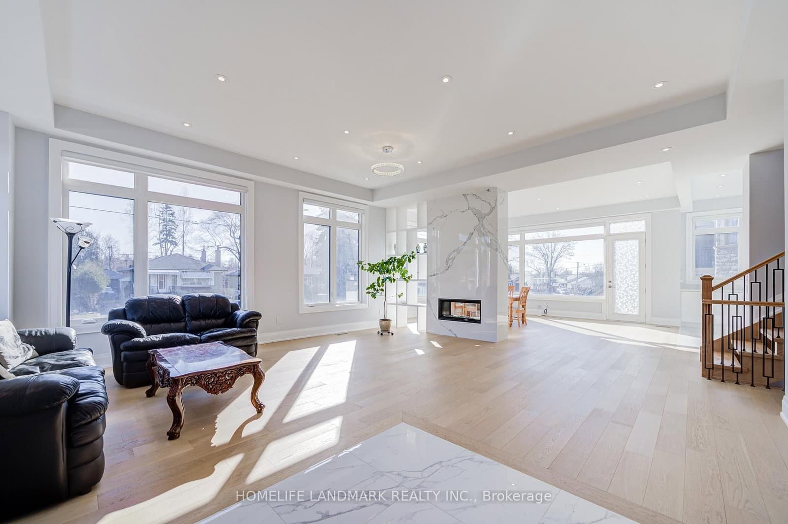 53 Saugeen Crescent thumbnail 3