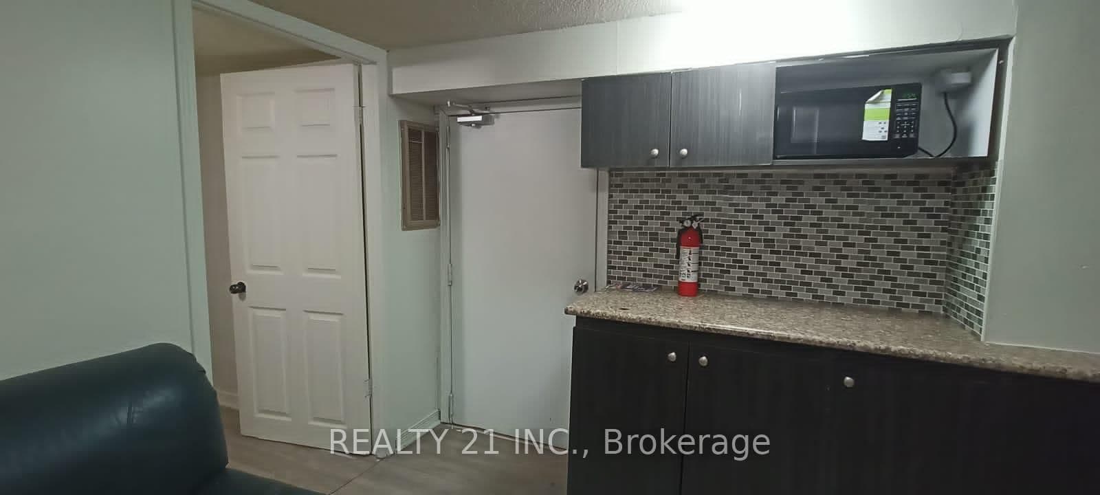 571 Danforth Road, Unit Basement thumbnail 4