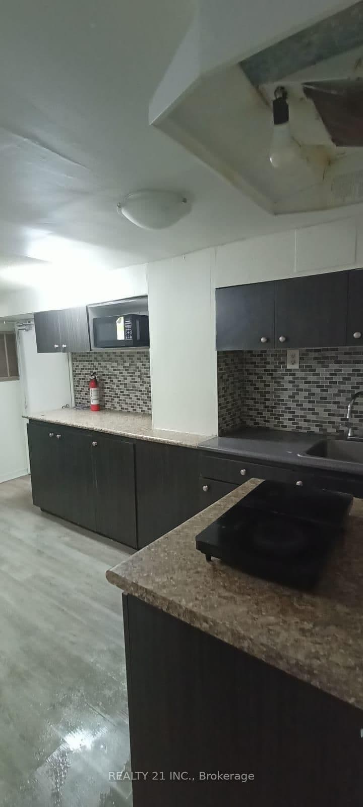 571 Danforth Road, Unit Basement thumbnail 5
