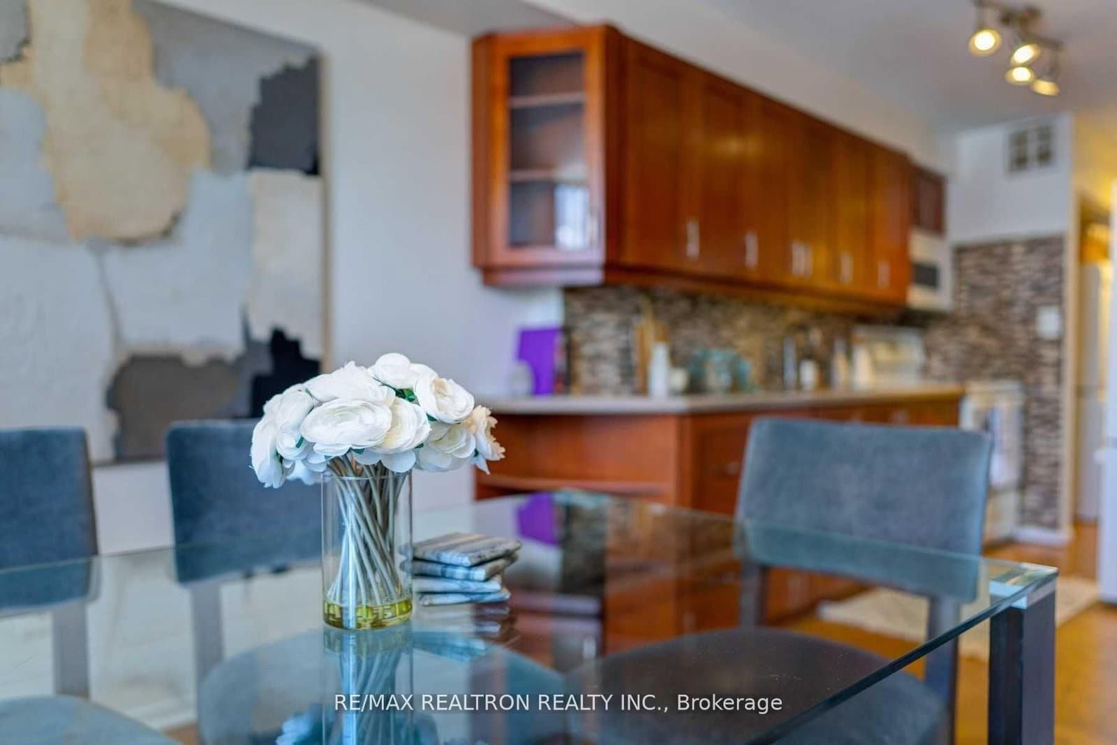 90 Ling Road, Unit 404 thumbnail 3