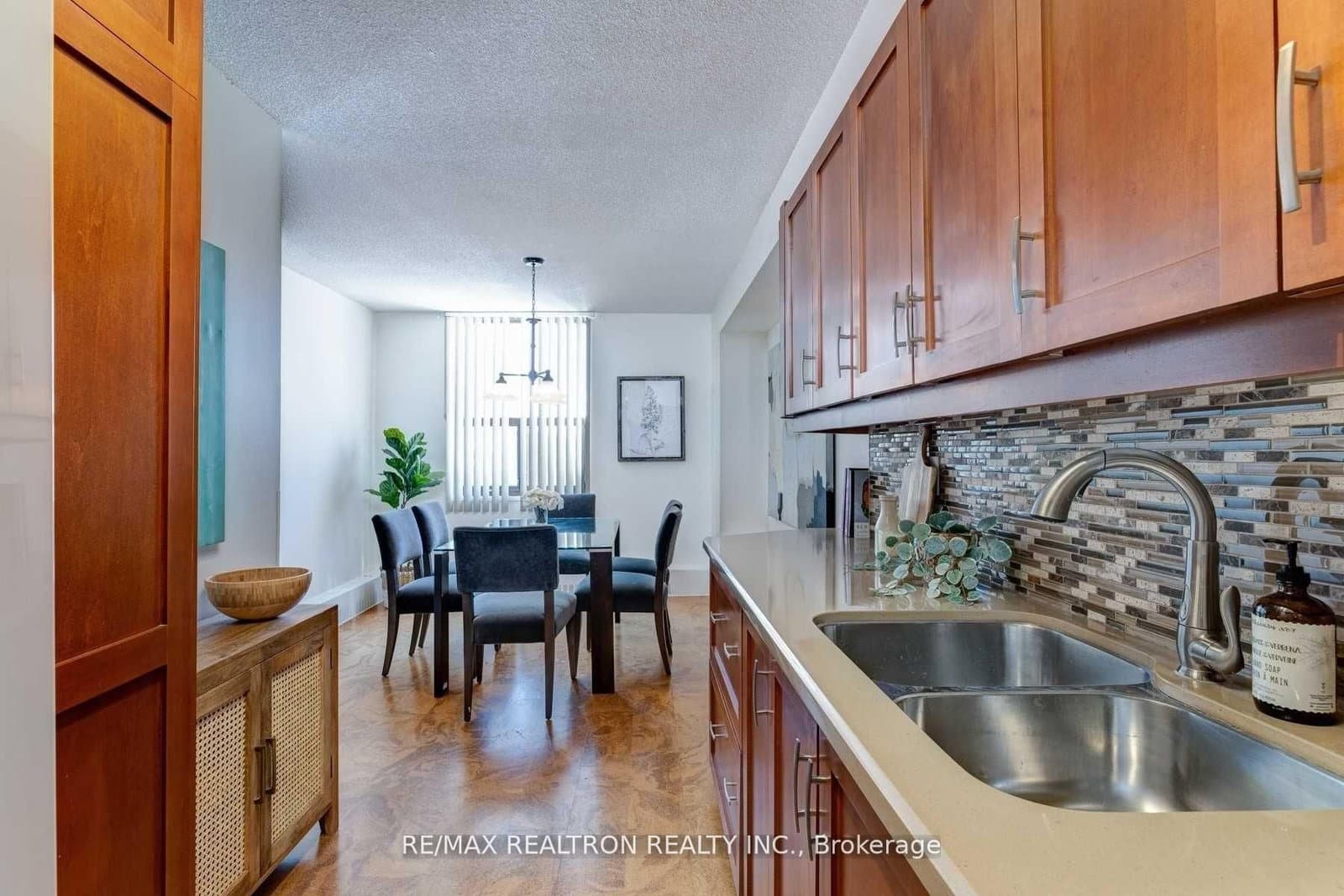 90 Ling Road, Unit 404 thumbnail 5