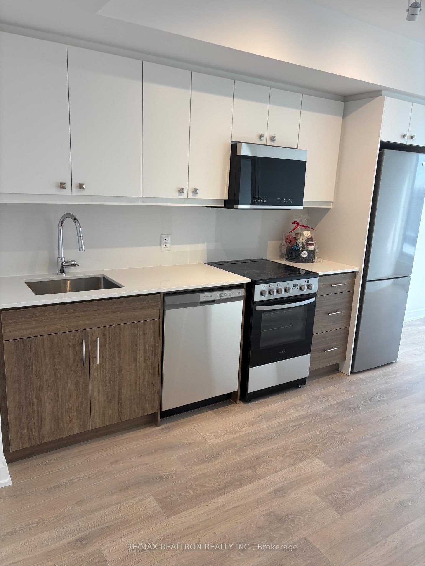 2 Manderley Drive, Unit 904 thumbnail 22