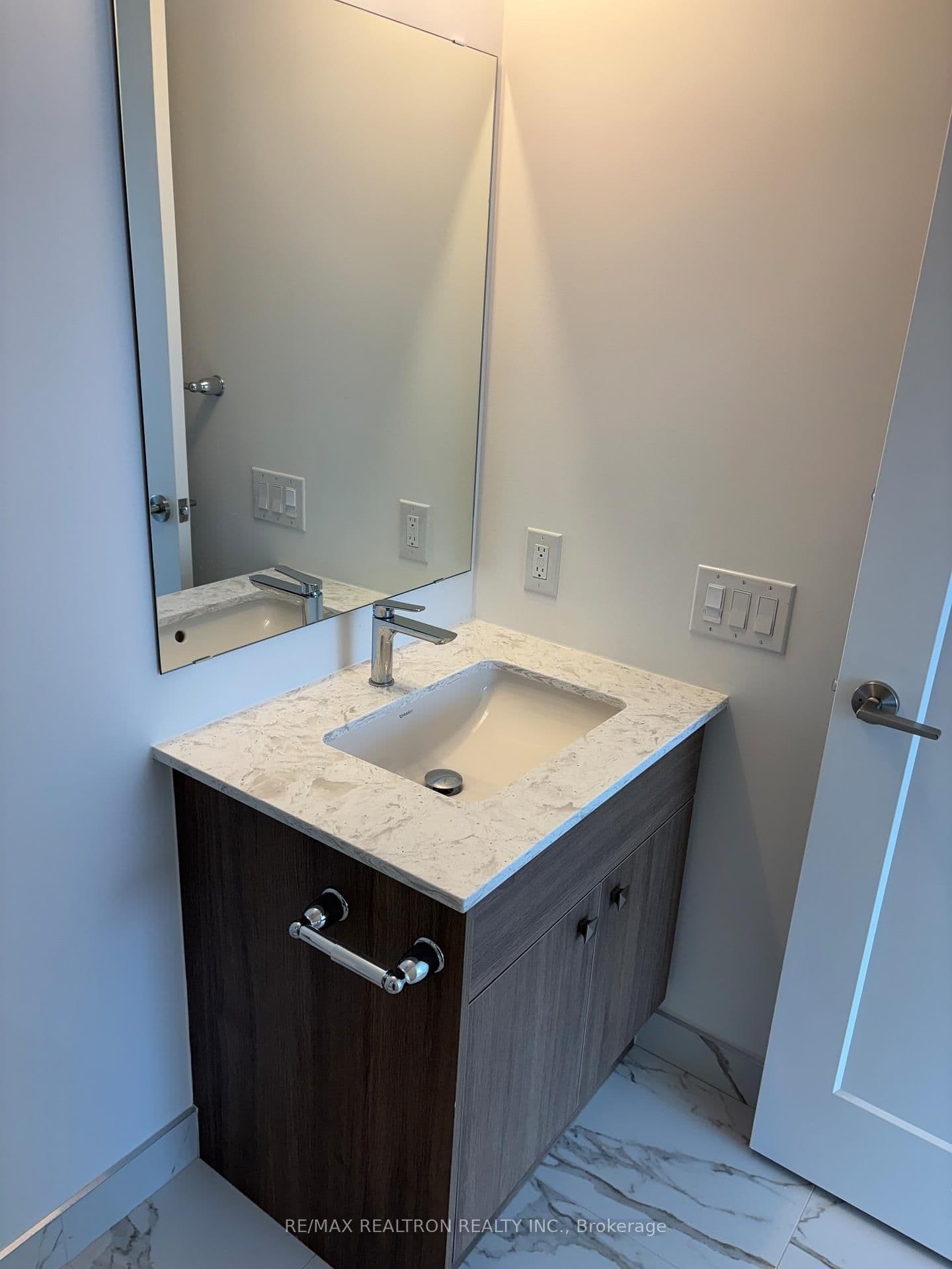 2 Manderley Drive, Unit 904 thumbnail 35