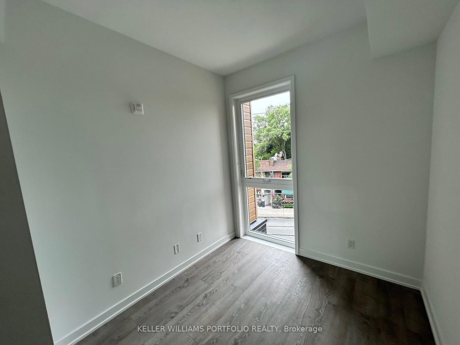 35 Birchcliff Avenue, Unit 9 thumbnail 18