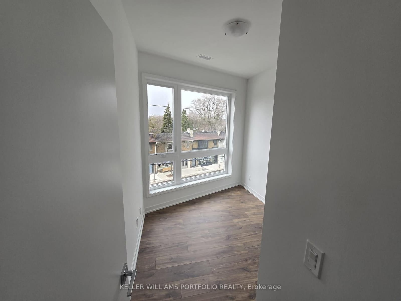 35 Birchcliff Avenue, Unit 9 thumbnail 24