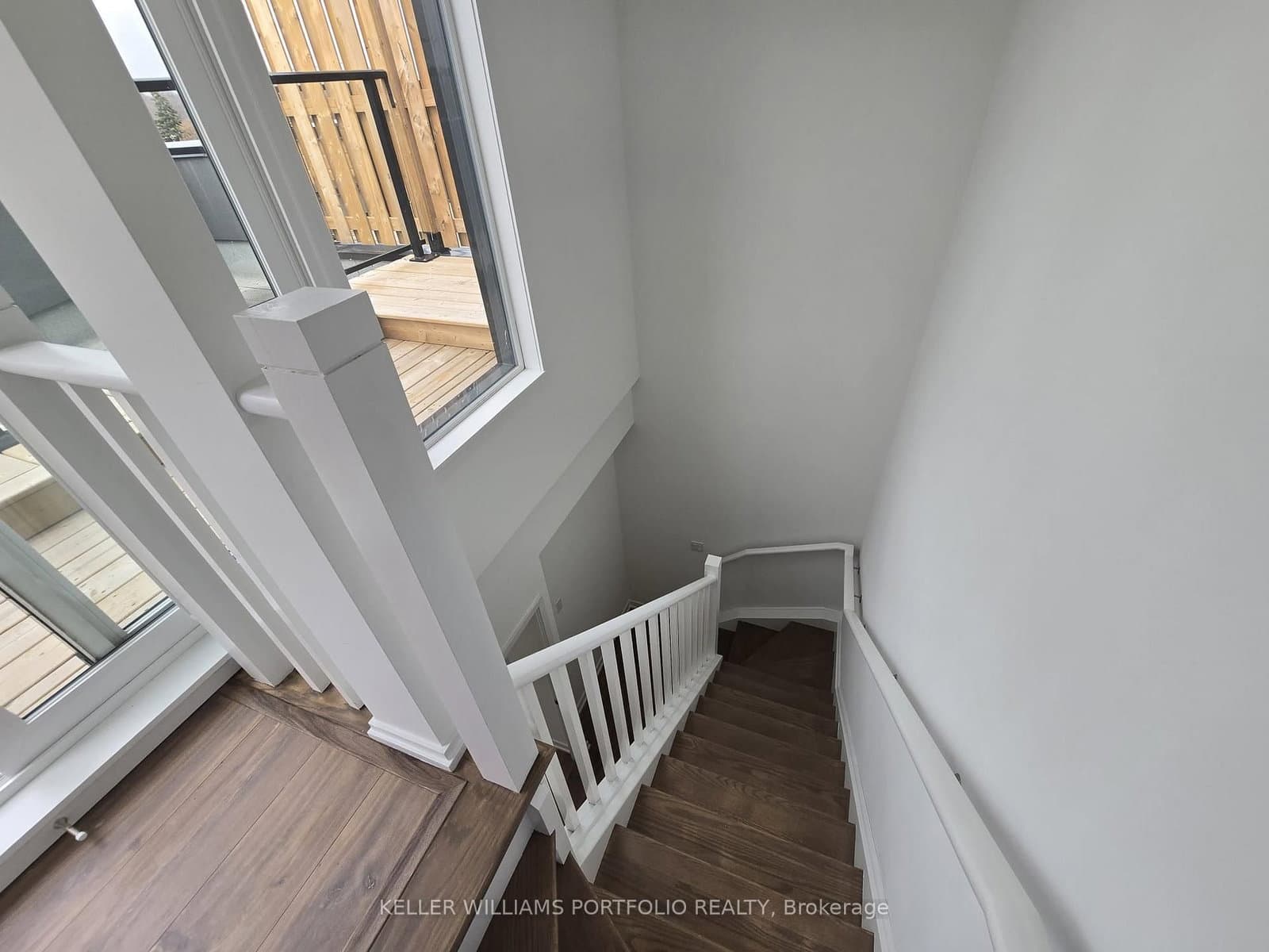 35 Birchcliff Avenue, Unit 9 thumbnail 29
