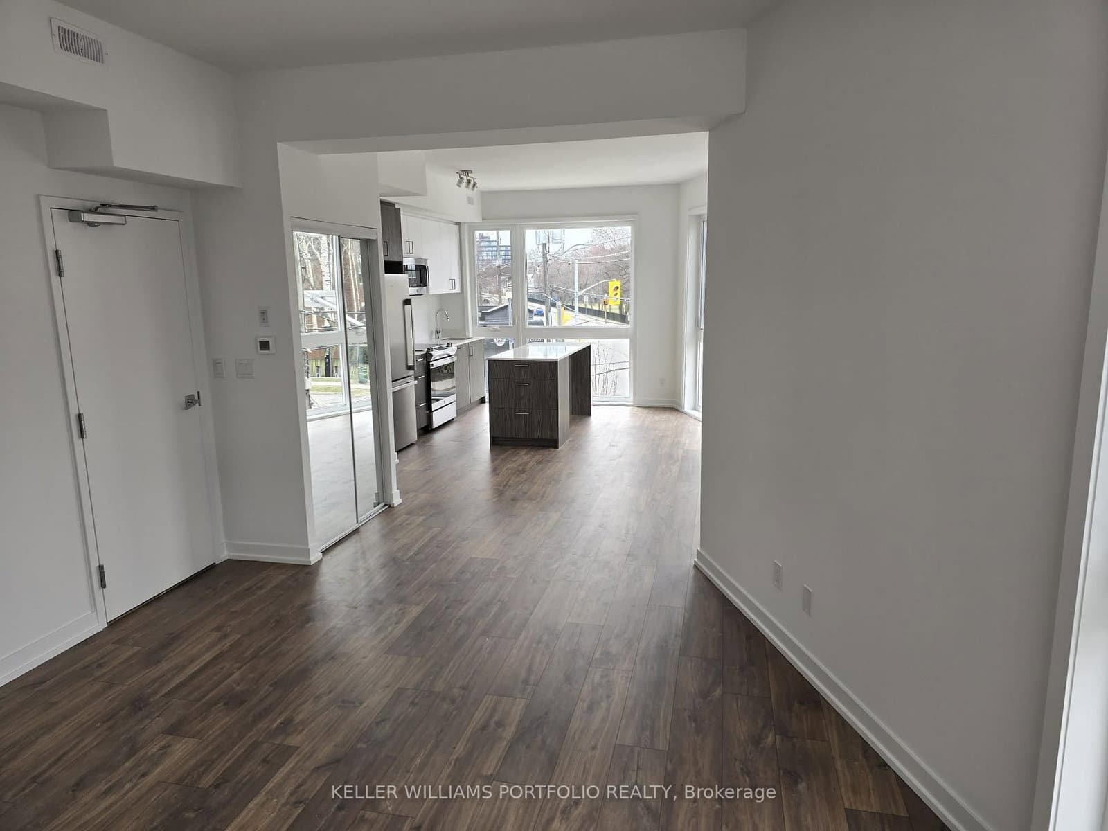 35 Birchcliff Avenue, Unit 9 thumbnail 5