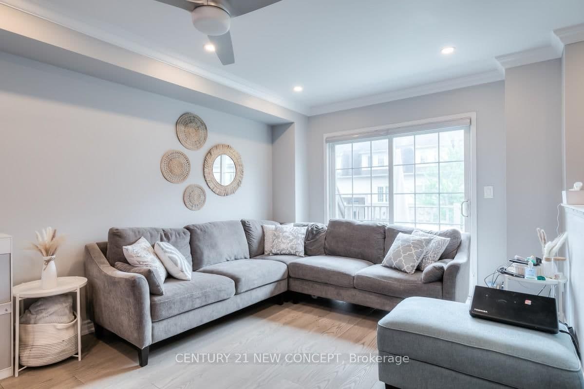 735 Sheppard Avenue, Unit 33 thumbnail 4