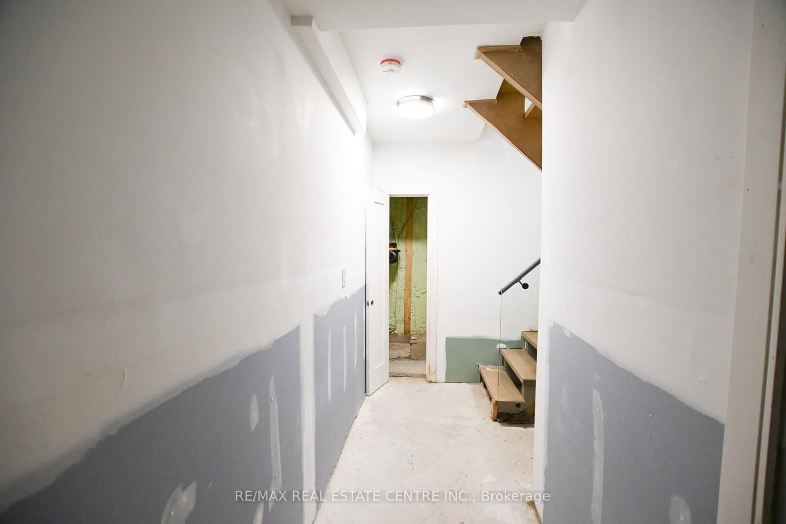 59 Jones Avenue thumbnail 35