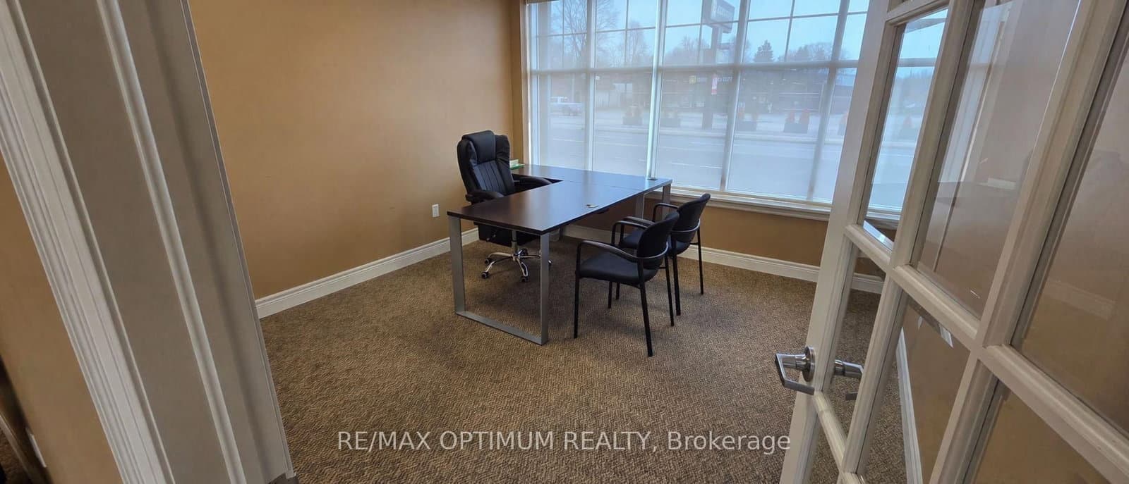 400 Dundas Street, Unit G - T4 Room 2 thumbnail 3