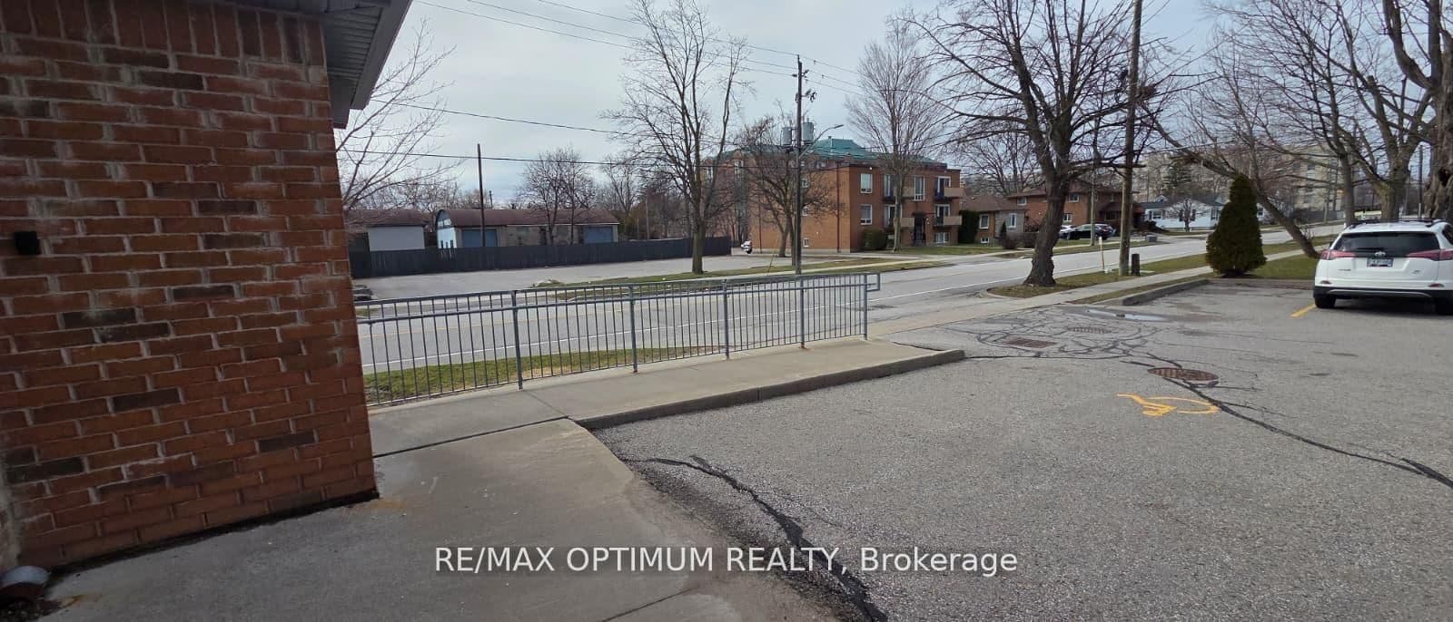 400 Dundas Street, Unit G - T4 Room 1 thumbnail 18