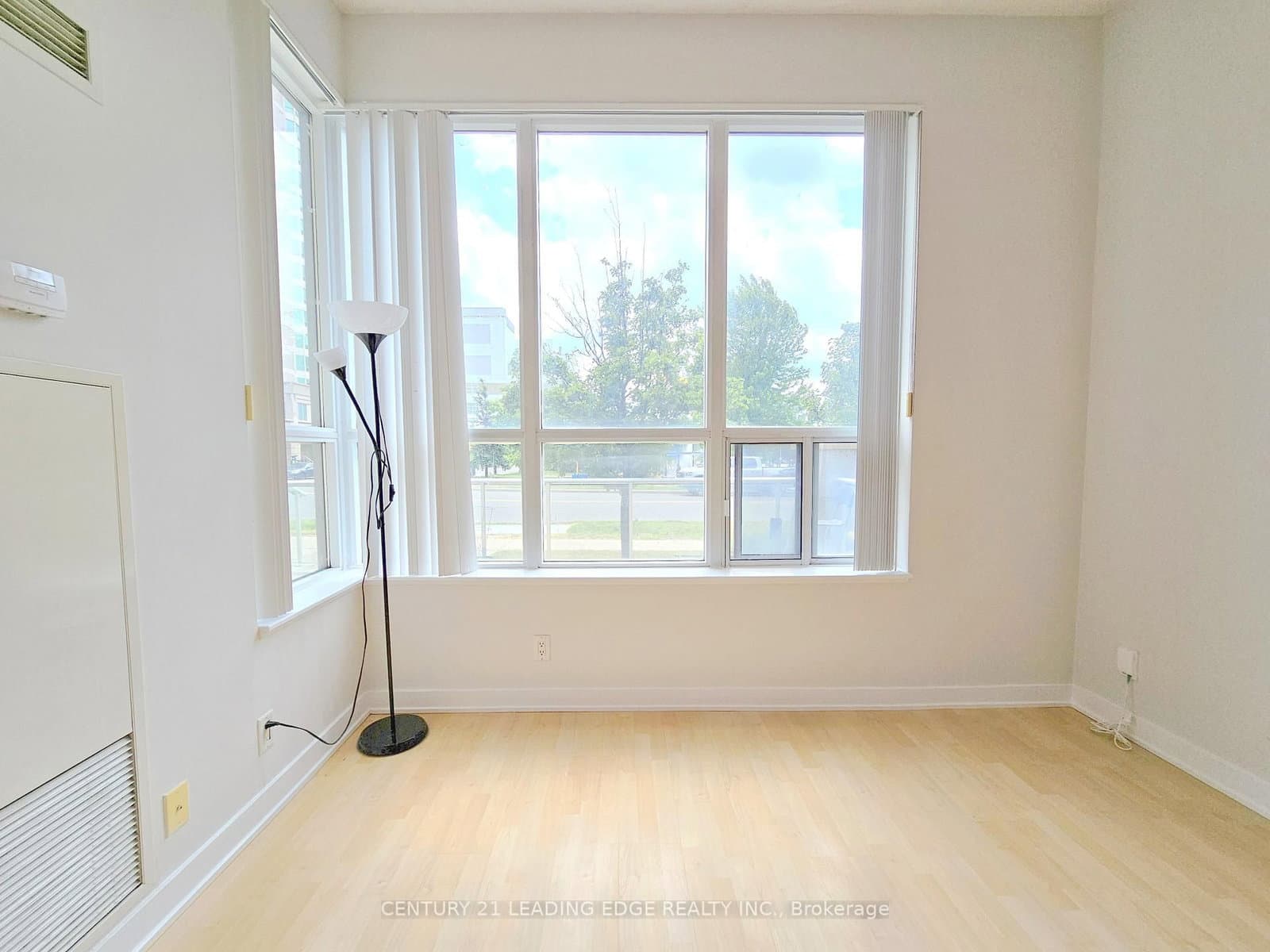 38 Lee Centre Drive, Unit TH120 thumbnail 13