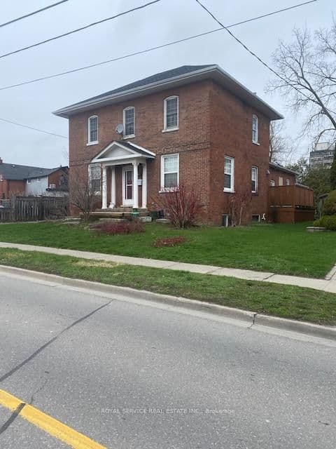 102 Queen Street - Image 1