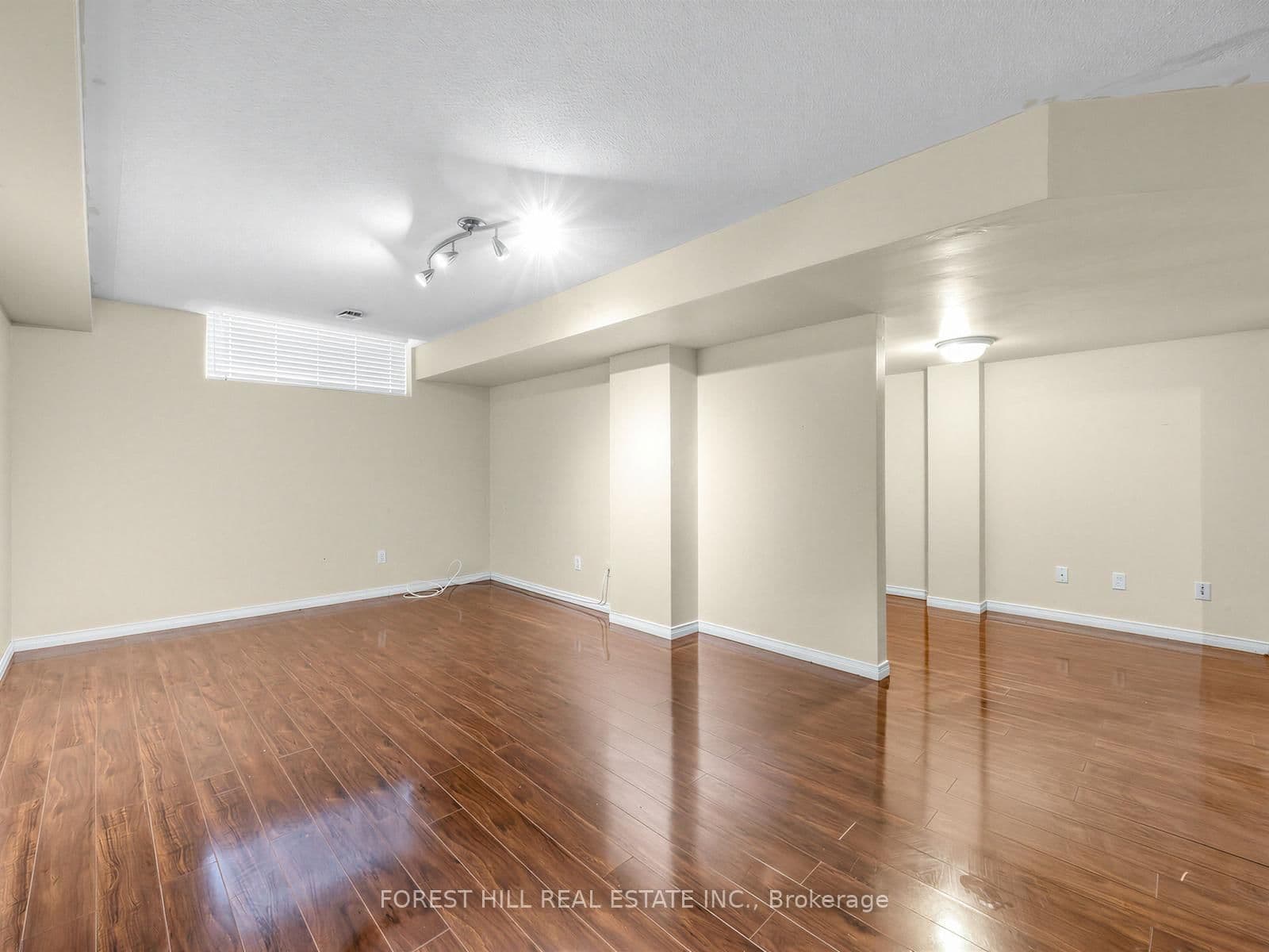 40 Croker Drive S thumbnail 28