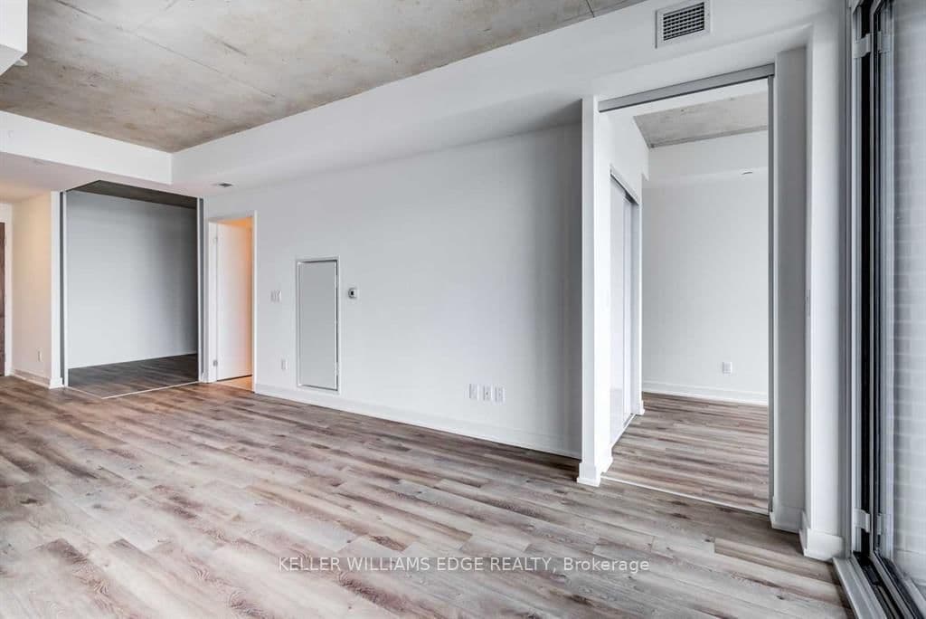 30 Baseball Place, Unit 422 thumbnail 7