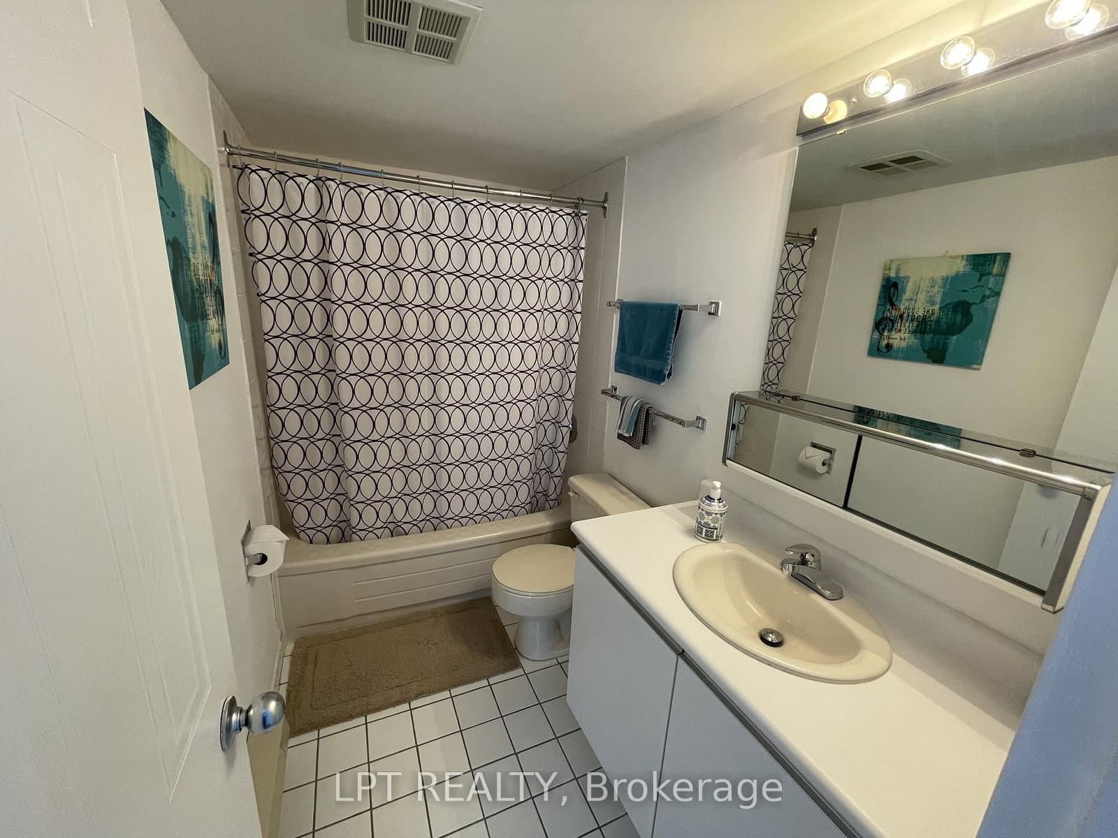 711 Rossland Road E, Unit 505 thumbnail 21