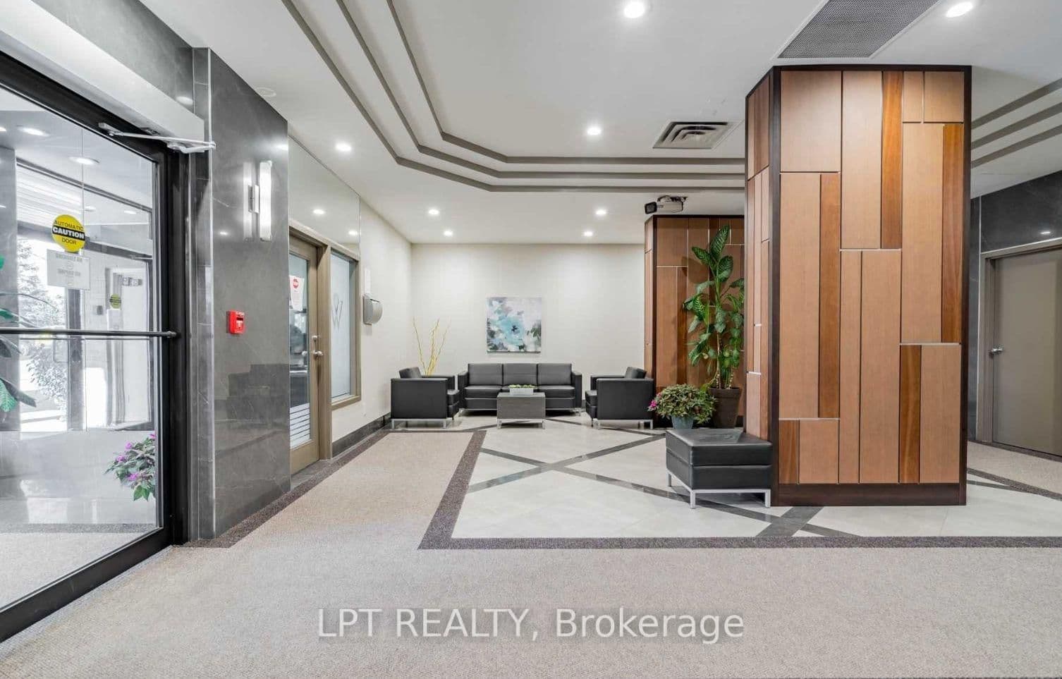 711 Rossland Road E, Unit 505 thumbnail 6