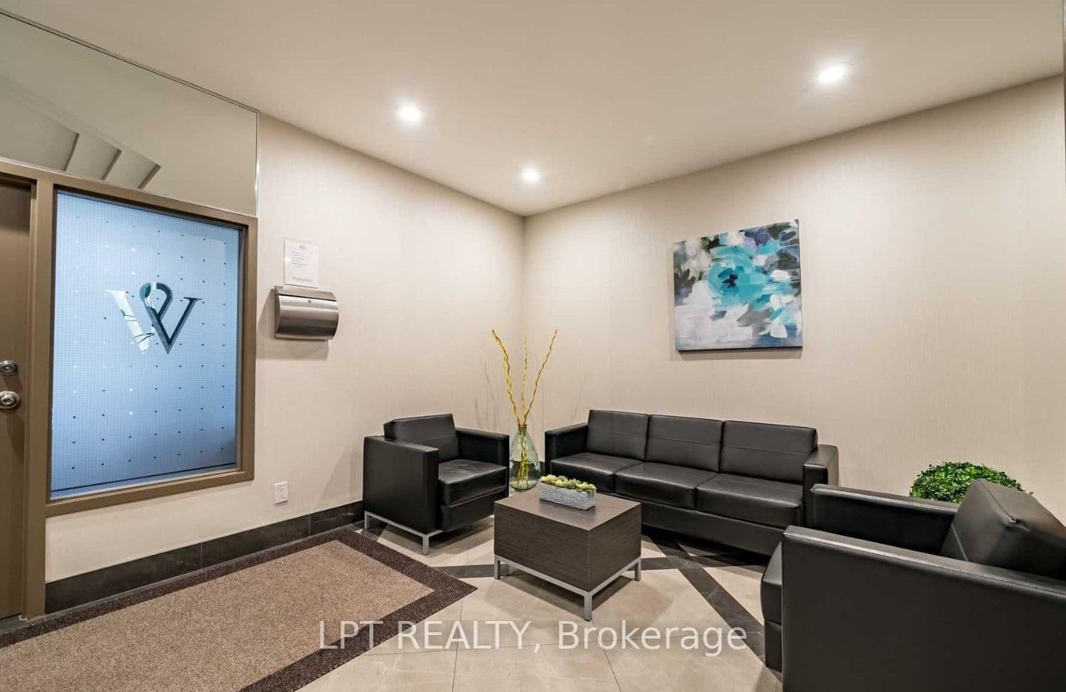 711 Rossland Road E, Unit 505 thumbnail 7