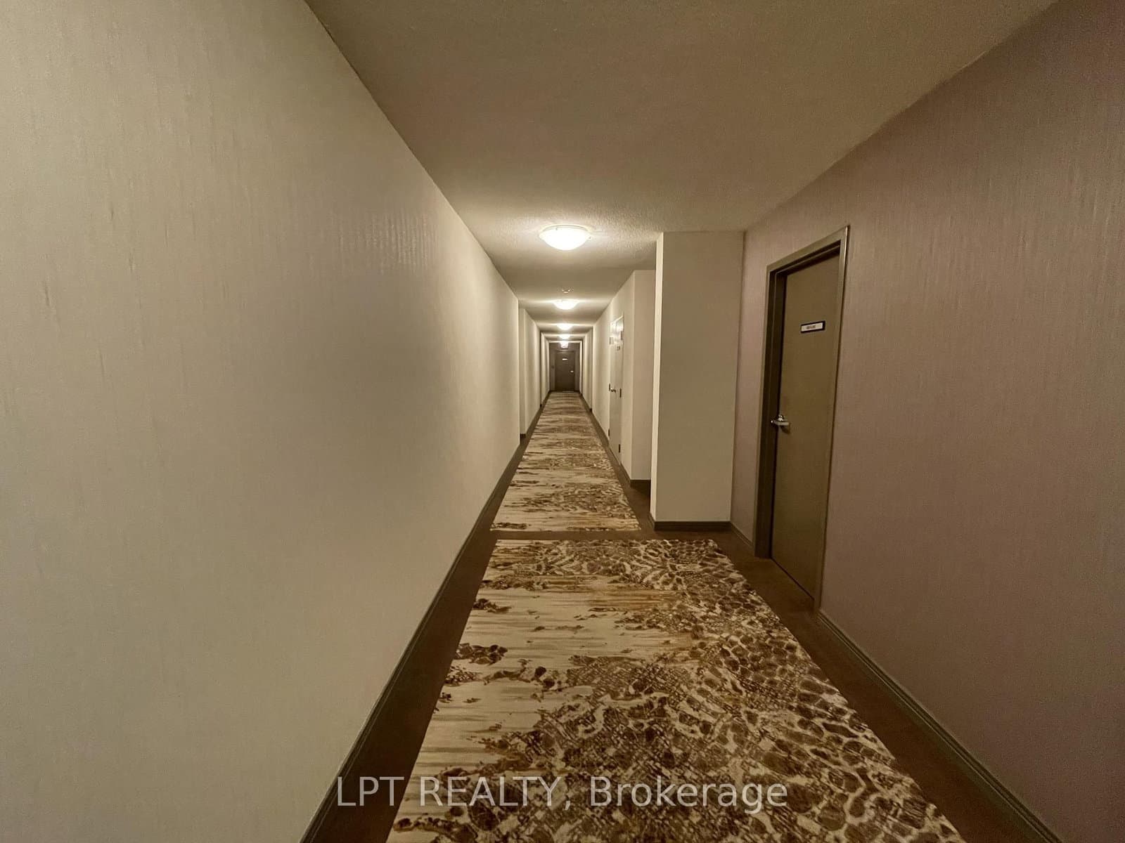 711 Rossland Road E, Unit 505 thumbnail 8