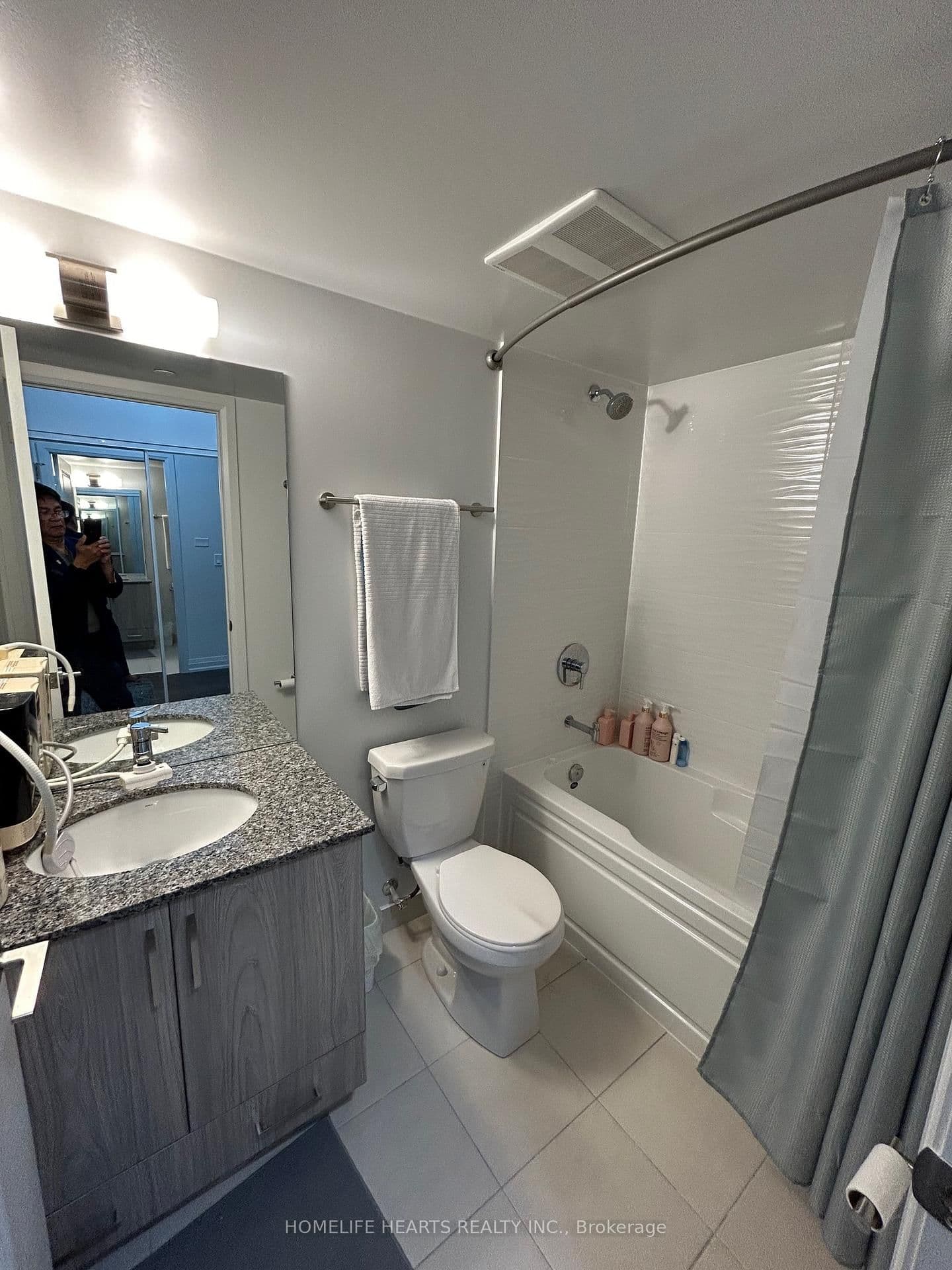 20 Meadowglen Place E, Unit 822 thumbnail 16