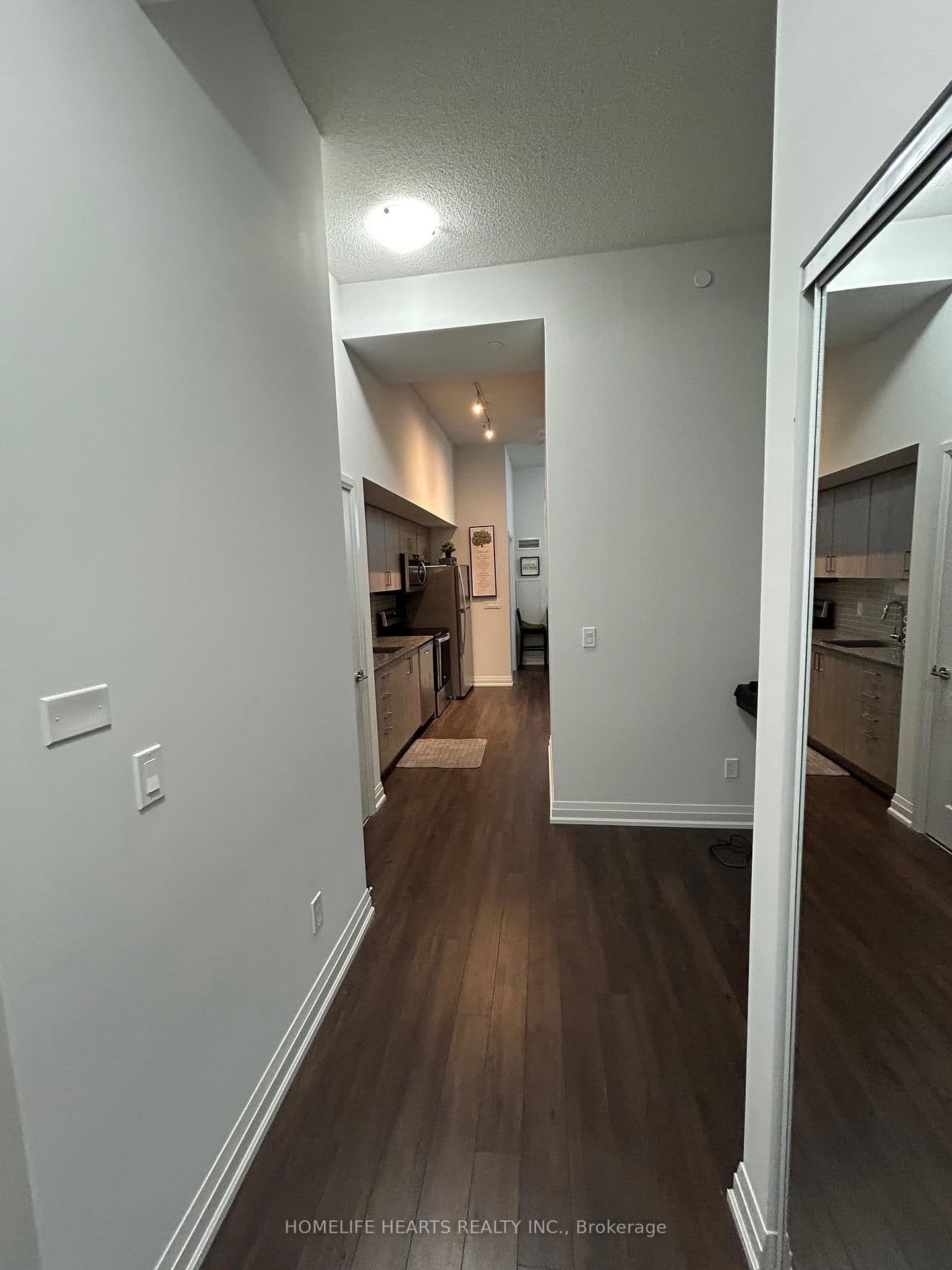 20 Meadowglen Place E, Unit 822 thumbnail 19